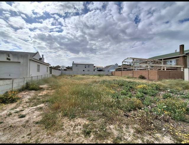 LAND FOR SALE IN BRITANNIA BAY